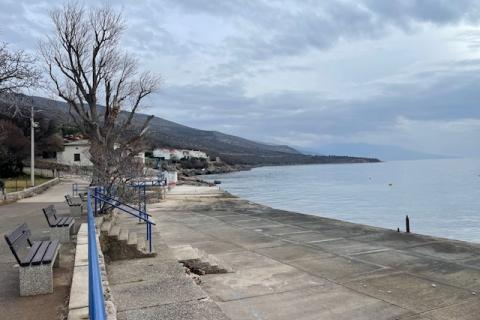 Novi Vinodolski,okolica,dvojna kuća,281 m2,90 m od mora!