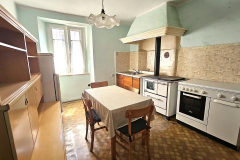 Istra, Buje, kuća u nizu