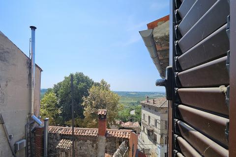 Istra, Buje, kuća u nizu