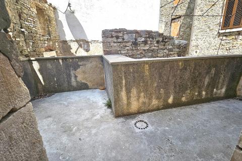 Istra, Buje, kuća u nizu