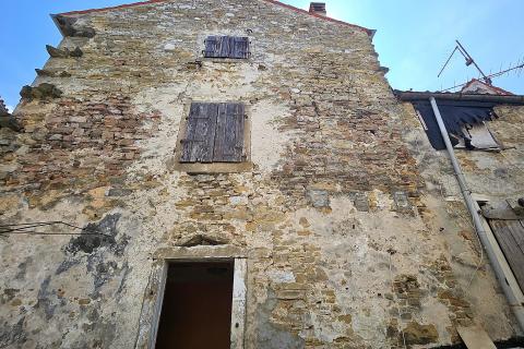 Istra, Buje, kuća u nizu