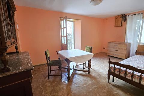 Istra, Buje, kuća u nizu