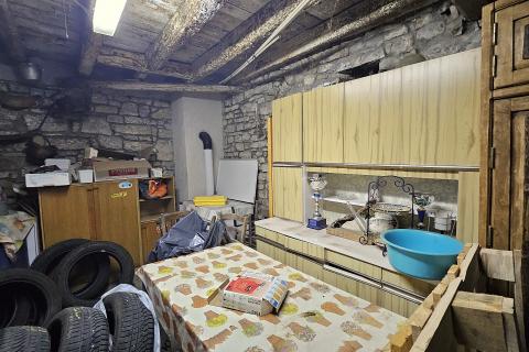 Istra, Buje, kuća u nizu