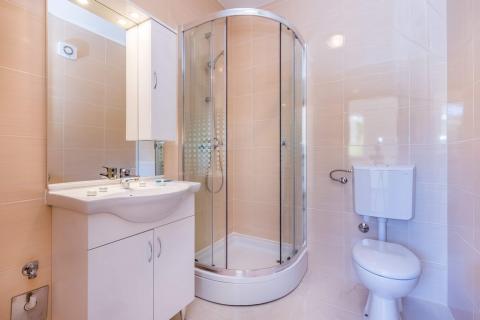 Crikvenica, Dramalj - Kuća sa bazenom i 3 parkinga, 200m2