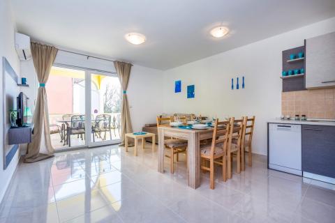 Crikvenica, Dramalj - Kuća sa bazenom i 3 parkinga, 200m2