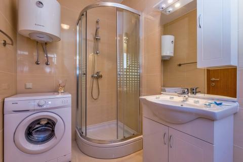 Crikvenica, Dramalj - Kuća sa bazenom i 3 parkinga, 200m2