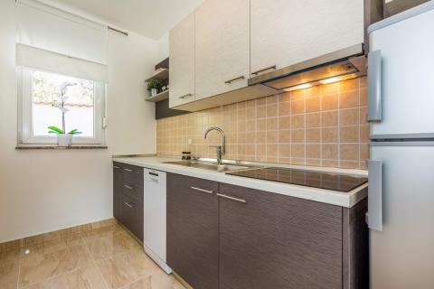 Crikvenica, Dramalj - Kuća sa bazenom i 4 parkinga, 250m2 