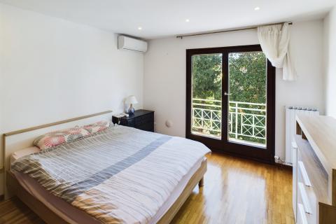 Istra, Umag - samostojeća apartmanska kuća, 100m od mora 