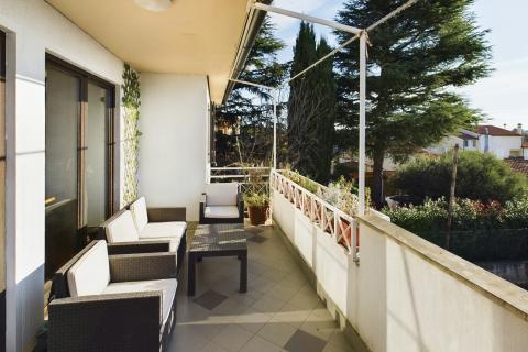 Istra, Umag - samostojeća apartmanska kuća, 100m od mora 