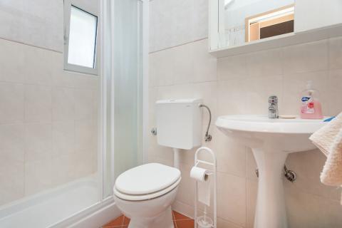 Istra, Umag - samostojeća apartmanska kuća, 100m od mora 