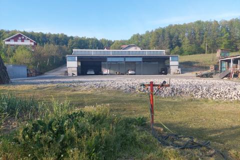 Zagreb - Dragonožec, INDUSTRIJSKA HALA 820m2 + kuća