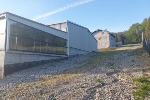 Zagreb - Dragonožec, INDUSTRIJSKA HALA 820m2 + kuća