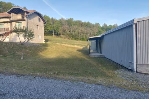 Zagreb - Dragonožec, INDUSTRIJSKA HALA 820m2 + kuća