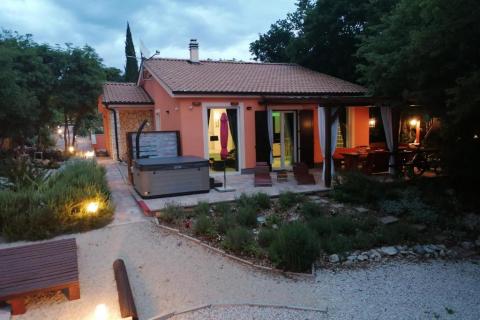 OTOK KRK-Oaza mira u srcu prirode