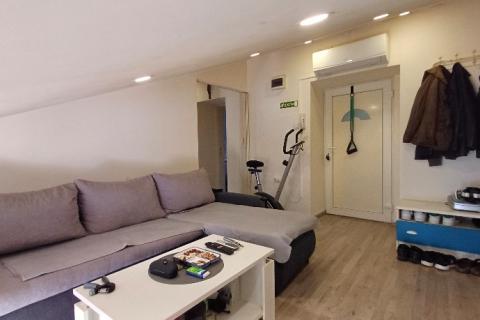 Istra,Pula-stan na 2. katu, potkrovlje