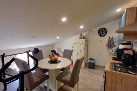 Istra,Pula-stan na 2. katu, potkrovlje