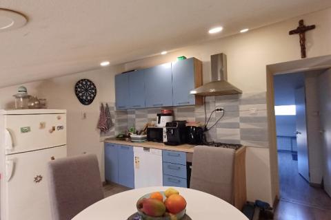 Istra,Pula-stan na 2. katu, potkrovlje