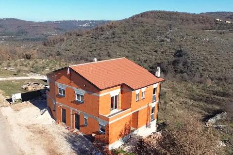 Istra, Buje okolica, kuća u izgradnji s bazenom