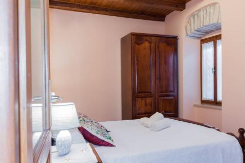 Istra,Pula okolica-uređena kamena kuća