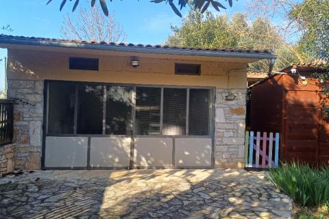 Istra,Pula okolica-uređena kamena kuća