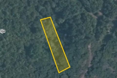 Lovreč, okolica. odlično zemljište na 200 metara od sela 