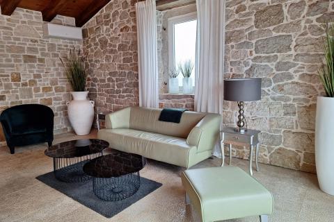 Poreč, okolica, lijepa autohtona vila s pogledom na more