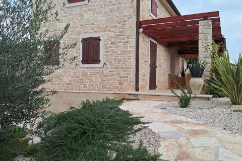 Poreč, okolica, lijepa autohtona vila s pogledom na more