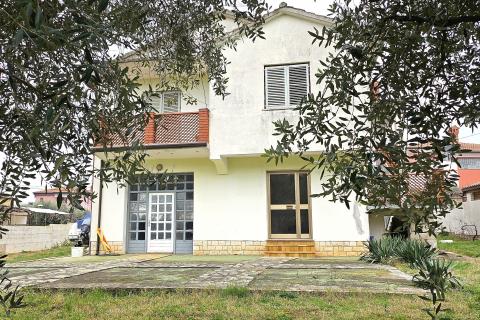 Istra, Umag centar, kuća s puno potencijala