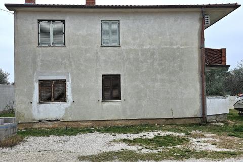 Istra, Umag centar, kuća s puno potencijala