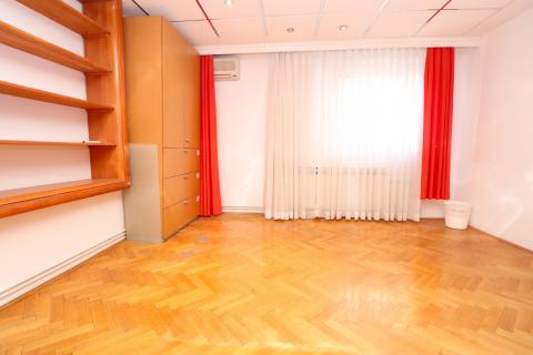 Zagreb, Malešnica, dvoetažni poslovni prostor, 135m2