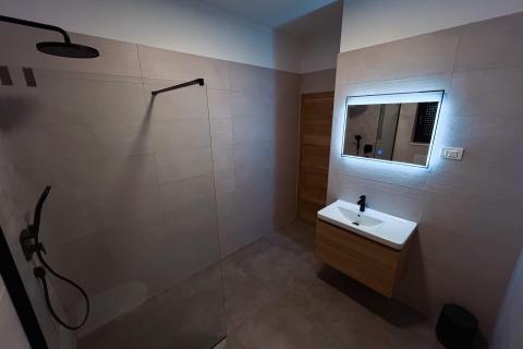 Istra,Pomer-moderna kuća s bazenom