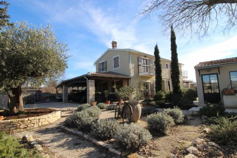 Дом Peresiji, Svetvinčenat, 235m2