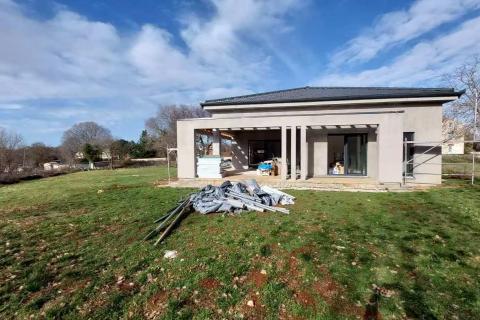 Istra, Baderna-kuća u visokoj roh-bau fazi 