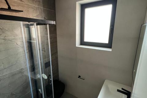 Istra,Svetvinčenat-moderna kuća sa bazenom u manjem mjestu