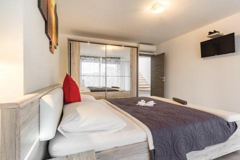 Istra,Šišan - moderna kuća sa četiri spavaće sobe