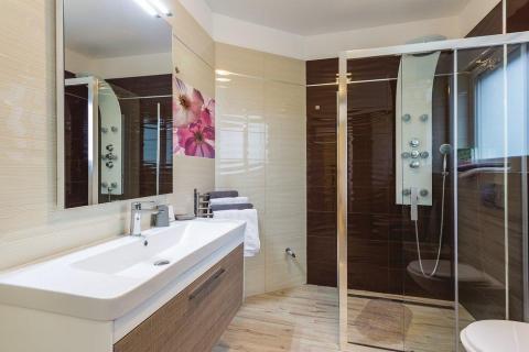 Istra,Šišan - moderna kuća sa četiri spavaće sobe