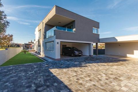 Istra,Šišan - moderna kuća sa četiri spavaće sobe