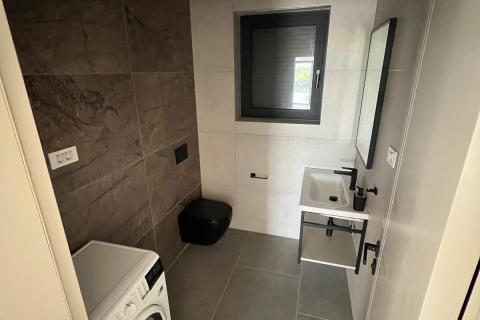 Istra,Svetvinčenat- moderna kuća sa bazenom u manjem mjestu