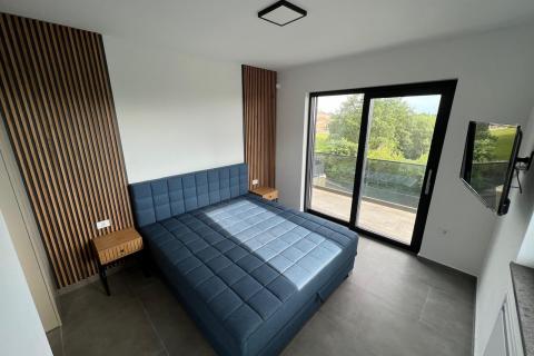 Istra,Svetvinčenat- moderna kuća sa bazenom u manjem mjestu