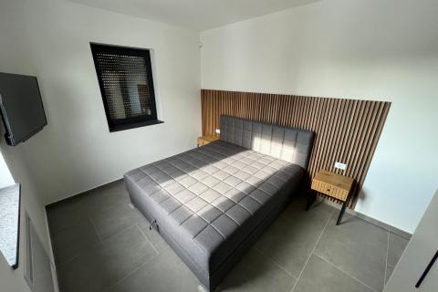 Istra,Svetvinčenat- moderna kuća sa bazenom u manjem mjestu