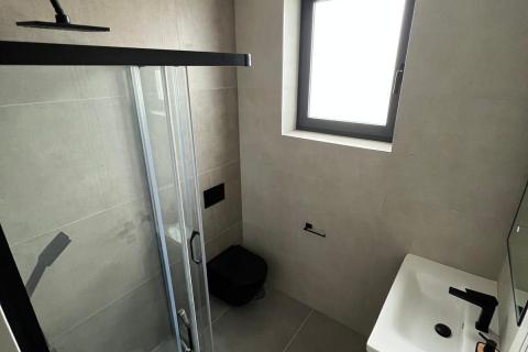 Istra,Svetvinčenat- moderna kuća sa bazenom u manjem mjestu