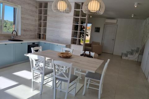 Istra,Barban okolica- kuća s bazenom,190m2