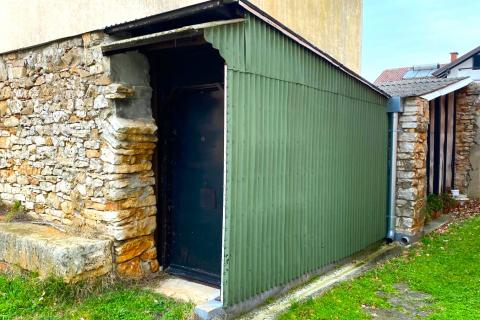 Istra,Novigrad-Kamena kuća u nizu