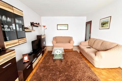 Karlovac, Grabrik - trosoban stan sa parkingom