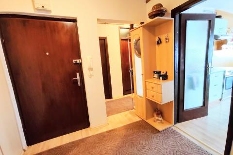 Karlovac, Grabrik - trosoban stan sa parkingom