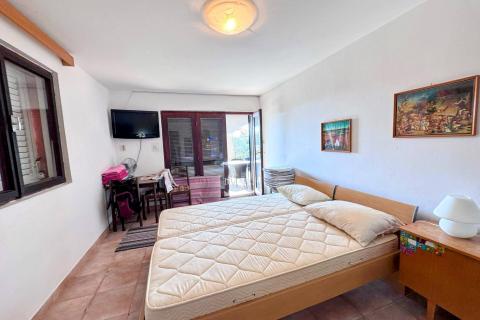 OTOK KRK-kuća 100 metara do plaže