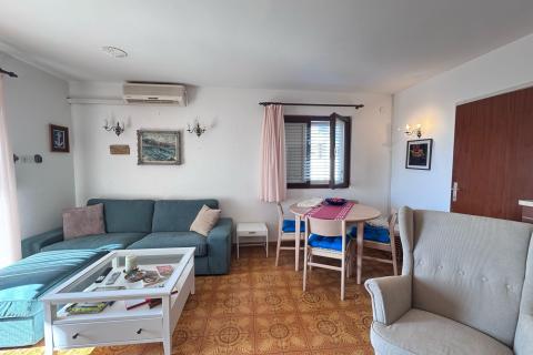 OTOK KRK-kuća 100 metara do plaže