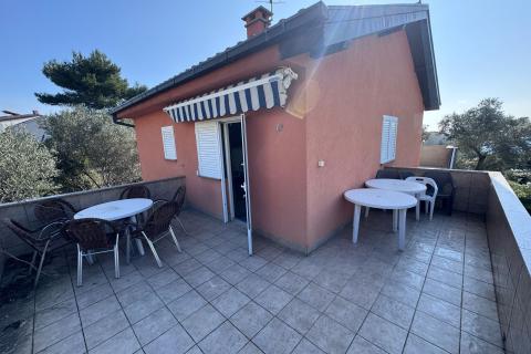 OTOK KRK-kuća 100 metara do plaže