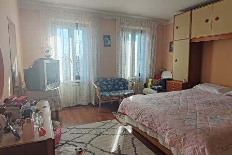 Rijeka, Cernik - kuća 320 m2 s okućnicom 3400 m2