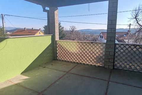 Rijeka, Cernik - kuća 320 m2 s okućnicom 3400 m2